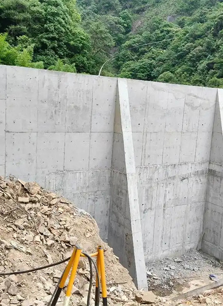 吕梁交城县重力式挡土墙
